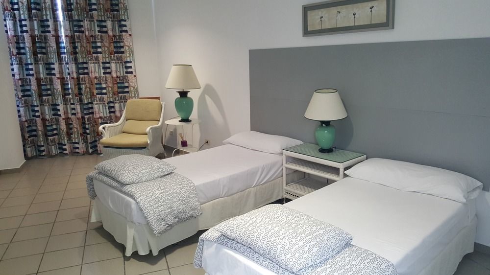 Ciw Hostel Pozo Izquierdo ภายนอก รูปภาพ